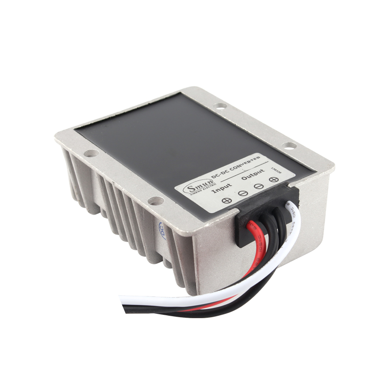 Convertitore per auto DC-DC Boost-Buck impermeabile non isolato con ingresso 9-40 V CC 19 V CC 5-15 A Uscita singola